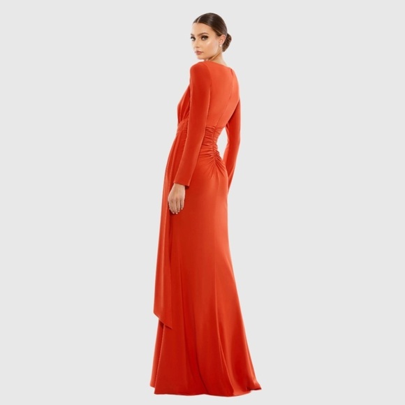 IEENA FOR MAC DUGGAL 26714 NWT
Ruched Long Sleeve Cowl Neck Gown - Picture 4 of 9